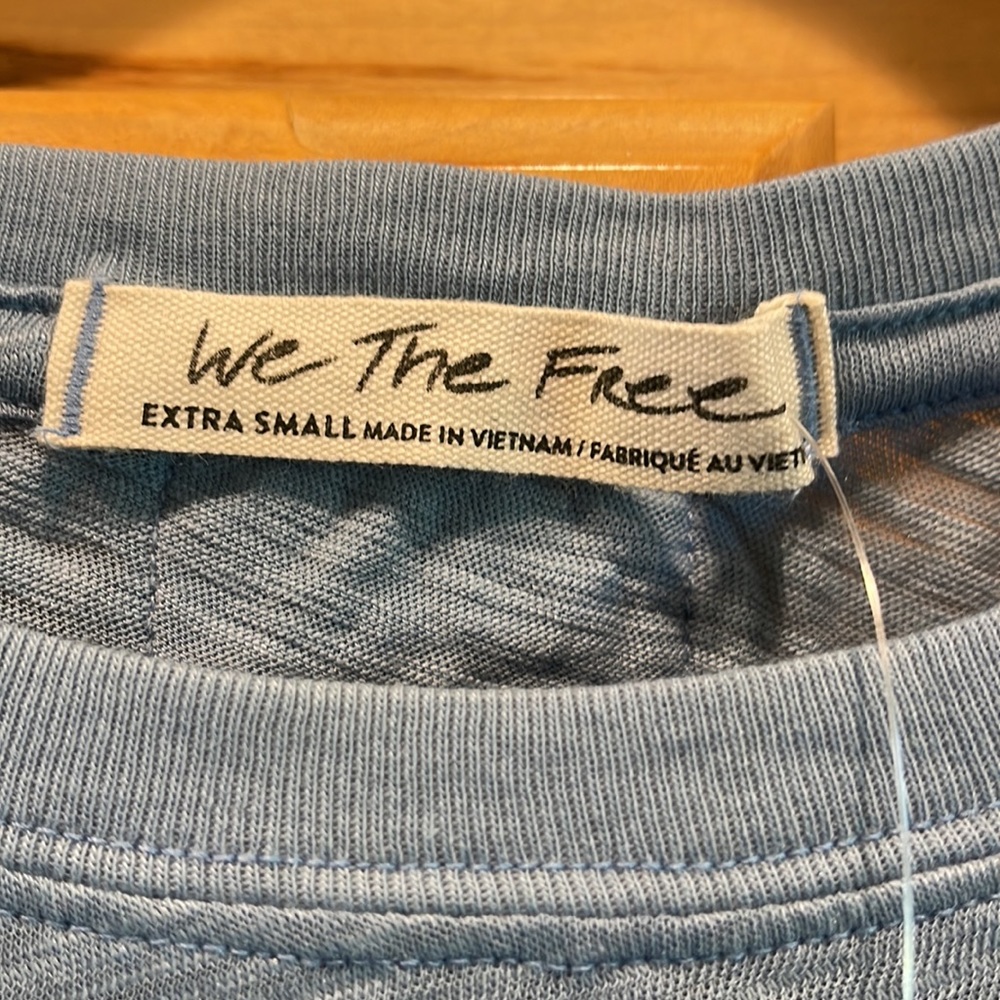 NWT - WE THE FREE PEOPLE LAYERED LOVE TEE OVERSIZED HEART - SIZE XS - Picture 3 of 6